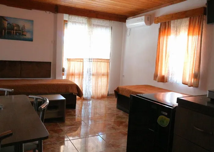 Edelweiss Limenas (Thasos)